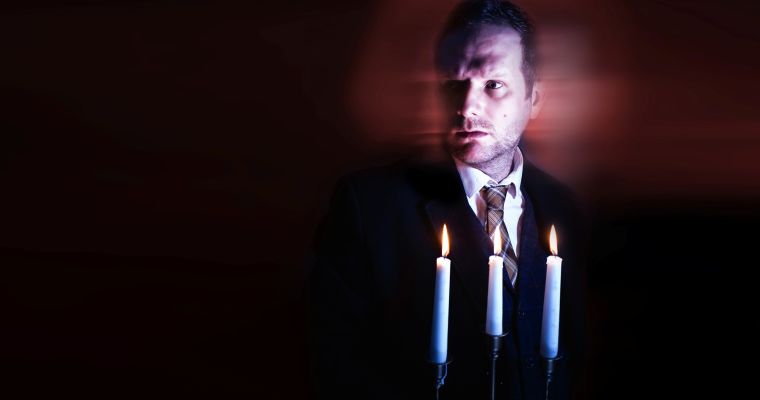 Darkness & Light: Ghost Stories