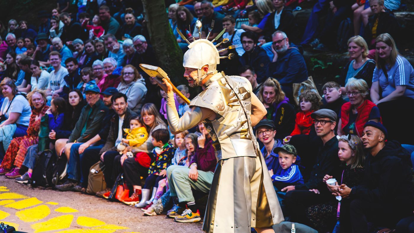 Tinman crying dramatically into his axe. The Wizard of Oz by the Dukes, photos by Gabi Dawkins.